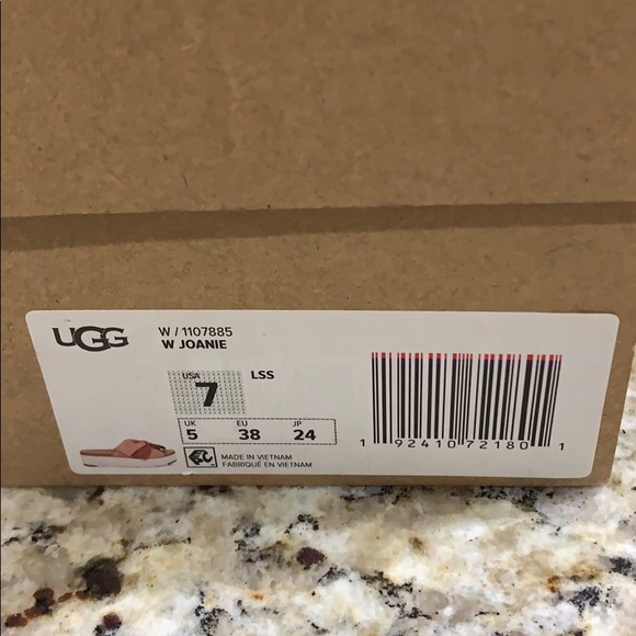 UGG LA Sunset Joanie in Suede, size 8 - Picture 4 of 6